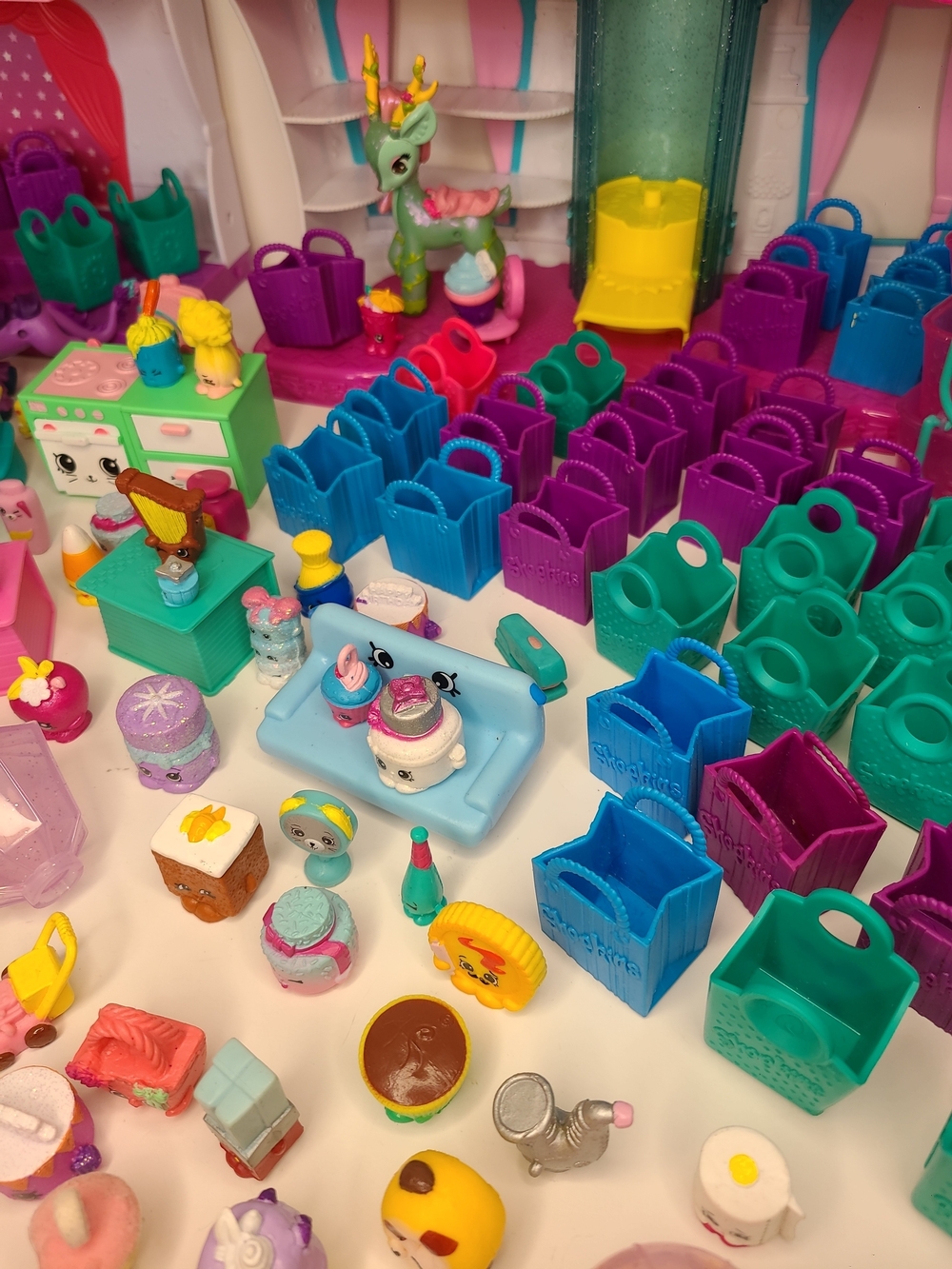 Large Shopkins Bundle Houses Cars & 120+ Figures - Picture 7 of 16